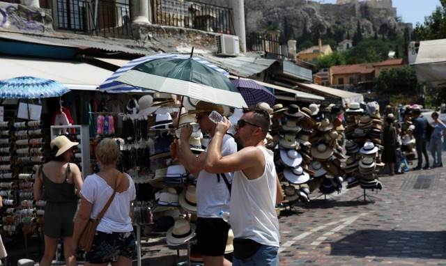 Kαιρός: Υποχωρούν από τη Δευτέρα οι πολύ υψηλές θερμοκρασίες - Πόσο θα δείξει το θερμόμετρο