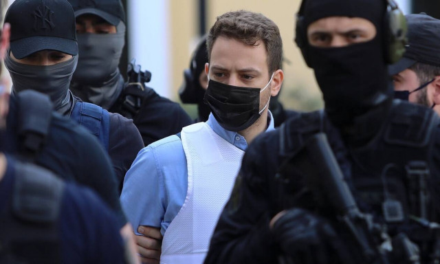 Γλυκά Νερά: Απίστευτο θράσος ο πιλότος – Ζήτησε να πληρώσει η μητέρα της Καρολάιν το φέρετρο