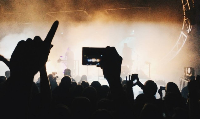 Πέθανε τραγουδιστής