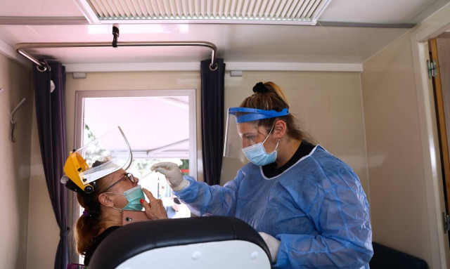 Greece confirms 362 new coronavirus infections on Monday, 8 deaths; 215 in ICUs nationwide