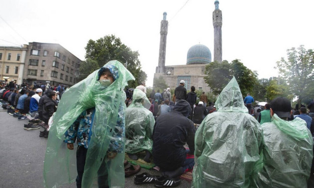 Ρωσία: Καταρρακτώδεις βροχές πλημμύρισαν τους δρόμους της Μόσχας