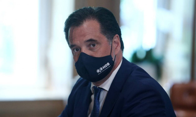 Γεωργιάδης: Τα προνόμια θα αφορούν σε κλειστούς χώρους και χώρους μαζικών συναθροίσεων