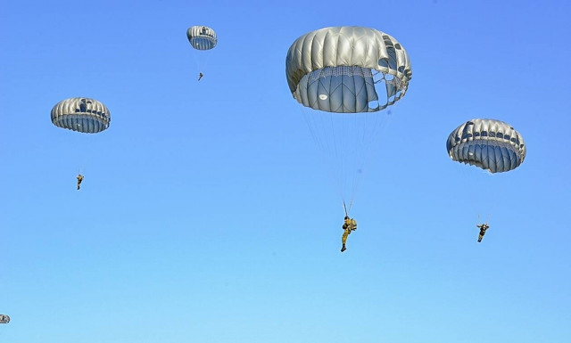 Διοίκηση Ειδικού Πολέμου: Το Newsbomb.gr στη «φωλιά» των Ελλήνων κομάντο στα Μέγαρα –LIVE η επίδειξη