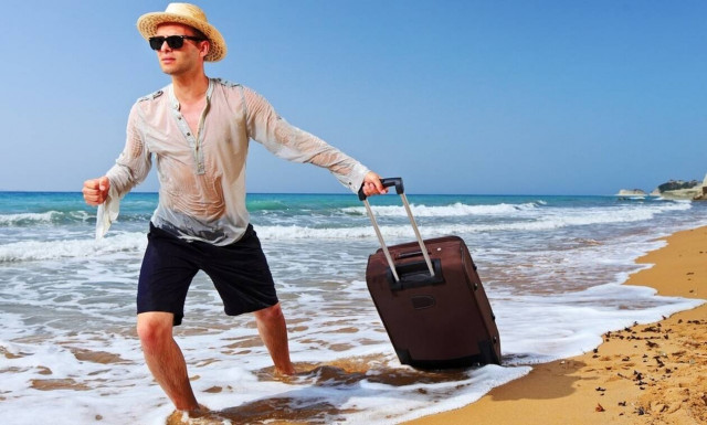 Τα 3 προϊόντα που κάθε άντρας πρέπει να πάρει μαζί στις διακοπές!