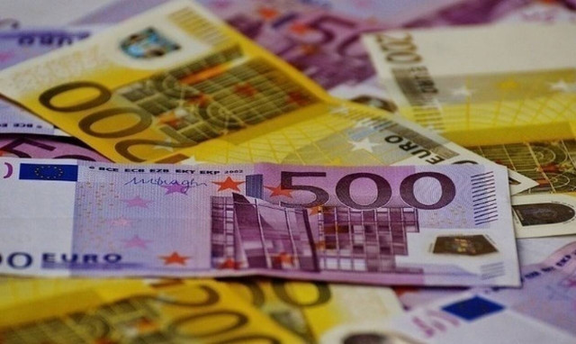 Σχεδόν 3 στα 10 ελληνικά νοικοκυριά βαρύνονται με δάνεια