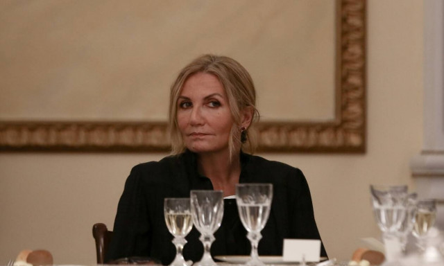 Στο νοσοκομείο για επέμβαση μηνίσκου η Μαρέβα Μητσοτάκη