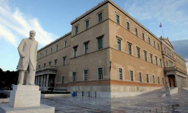 Αυξημένες αβεβαιότητες στο Μεσοπρόθεσμο εντοπίζει το Γραφείο Προϋπολογισμού της Βουλής