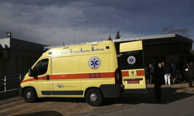 Σοβαρό τροχαίο με μετωπική σύγκρουση οχημάτων στην Κορινθία