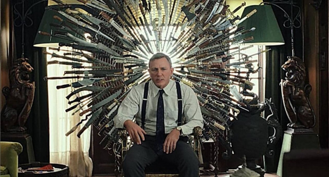 Ξεκίνησαν τα γυρίσματα του «Knives Out 2» στην Ελλάδα - Οι πρώτες φωτογραφίες του Ντάνιελ Κρεγκ