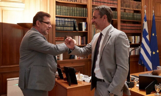 Δείτε LIVE τη συζήτηση του Κυριάκου Μητσοτάκη με τον Άλμπερτ Μπουρλά και τον πρόεδρο του ΣΕΒ