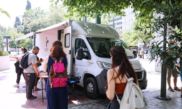 Greece registers 605 new coronavirus infections on Tuesday, 13 deaths; 204 in ICUs nationwide