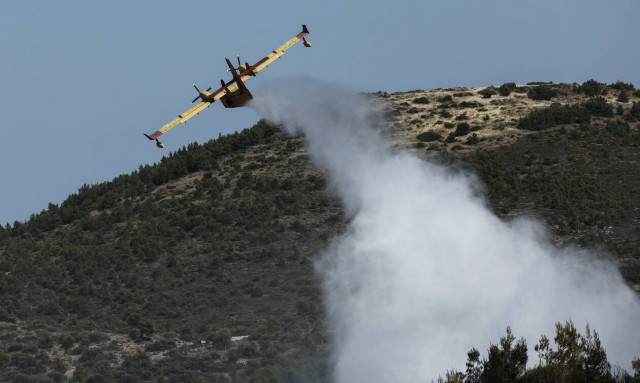 Κρήτη: Σκληρή μάχη με τις φλόγες - Υπό έλεγχο οι φωτιές