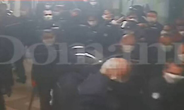 Ιταλία: Βίαιη επίθεση σωφρονιστικών υπαλλήλων σε κρατούμενους- Σκληρές εικόνες