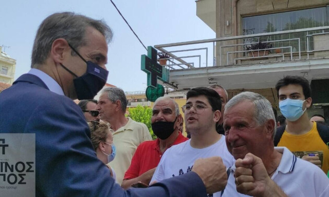 PM Mitsotakis visits Drama, urges everyone to get vaccinated