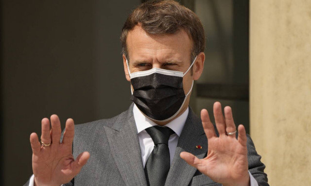 Μακρόν: Οι «woke» αριστεριστές καταστρέφουν τη Γαλλία, ορίζουν τους ανθρώπους με βάση χρώμα και φύλο