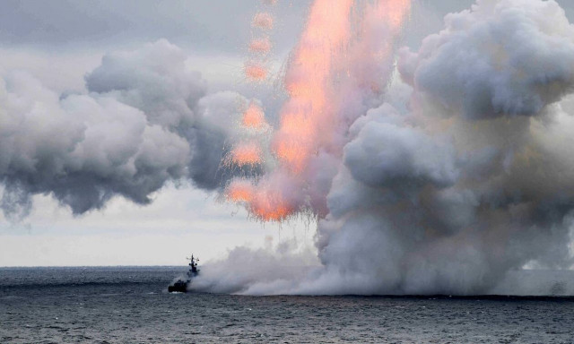 Ένταση στη Μαύρη Θάλασσα: Ρωσικές ασκήσεις με πραγματικά πυρά παράλληλα με την άσκηση Ουκρανίας-ΝΑΤΟ