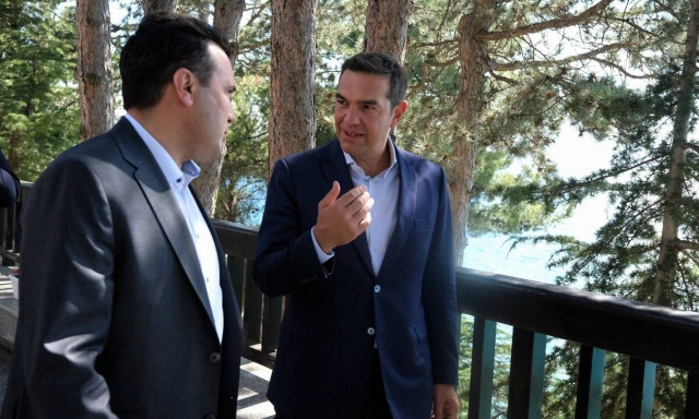 Τσίπρας σε Ζάεφ: «Να εφαρμόσετε πιστά τη Συμφωνία των Πρεσπών»