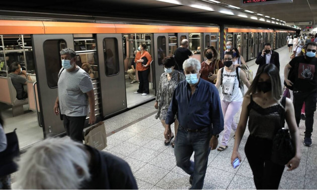 «Βόμβα» από τον καθηγητή Τούντα: Μέσα Μεταφοράς μόνο για εμβολιασμένους