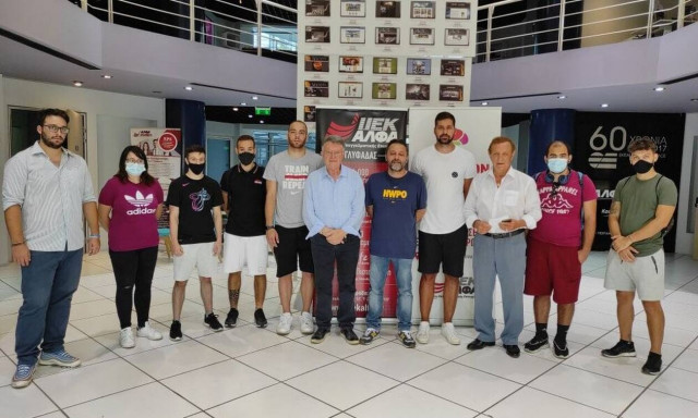 To ΙΕΚ ΑΛΦΑ τίμησε την ΚΑΕ ΛΑΥΡΙΟ Megabolt και τον προπονητή της χρονιάς, Χρήστο Σερέλη