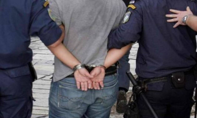 Λαμία: Άνδρας ξυλοφόρτωνε την ίδια του τη μητέρα