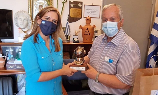 Ζωή Ράπτη: Στην Κάλυμνο η υφυπουργός Υγείας - Επισκέφθηκε το Γενικό Νοσοκομείο - Κέντρο Υγείας