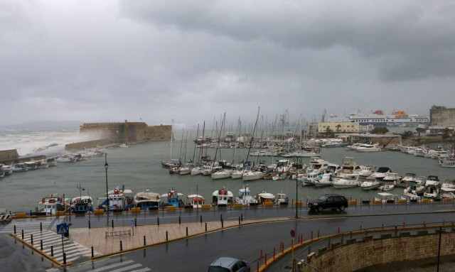 Κρούσματα σήμερα: 463 νέες μολύνσεις στην Αττική, ξεπέρασε τη Θεσσαλονίκη το Ηράκλειο