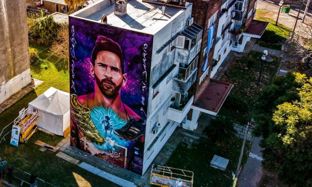 Λιονέλ Μέσι: Μαγικό! Το εκπληκτικό γκράφιτι στο παλιό του σχολείο (photos)