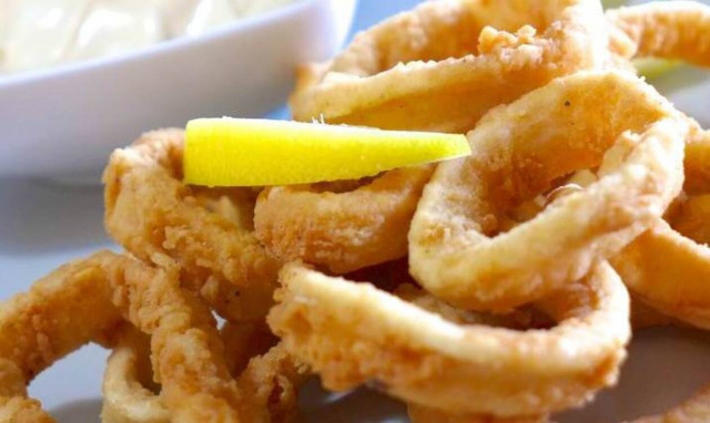 Έτσι πρέπει να τηγανίζεις το καλαμαράκι  για να γίνει πεντανόστιμο