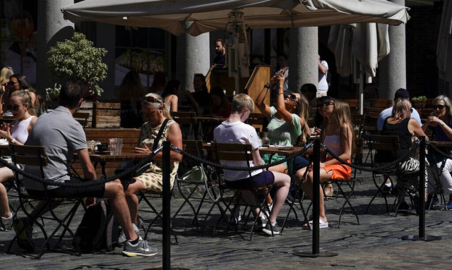 Κορονοϊός - Βρετανία: 24.885 κρούσματα το τελευταίο 24ωρο - 18 νέοι θάνατοι