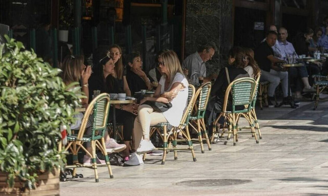 Μετακινήσεις: Όλες οι οδηγίες για το πώς θα ταξιδέψετε - Τι αλλάζει στην εστίαση – Δείτε το ΦΕΚ