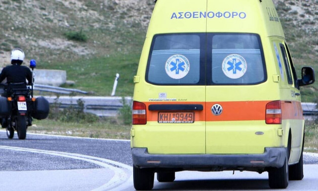 Εύβοια: Σφοδρή σύγκρουση φορτηγού με μηχανή - Τραυματίστηκε σοβαρά ο αναβάτης