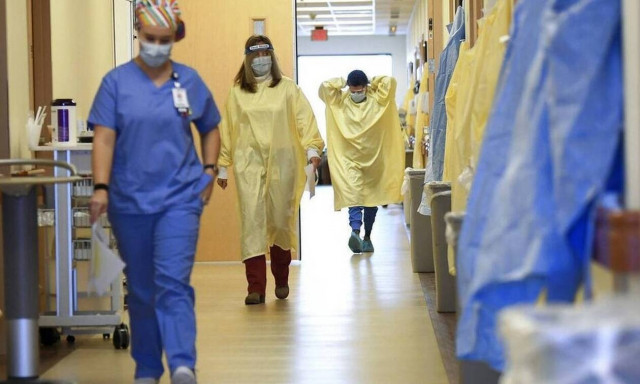 Κορονοϊός: Συγκρατημένη... ανησυχία για τη νέα αύξηση των κρουσμάτων - «Πονοκέφαλος» οι μεταλλάξεις