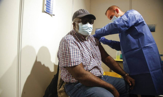 Γαλλία: Έκκληση από τον υπουργό Υγείας να επιταχυνθεί ο εμβολιασμός υπό την απειλή τέταρτου κύματος