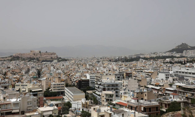 Καιρός: Πού αναμένονται βροχές και καταιγίδες τη Δευτέρα - Πτώση θερμοκρασίας σε φυσιολογικά επίπεδα