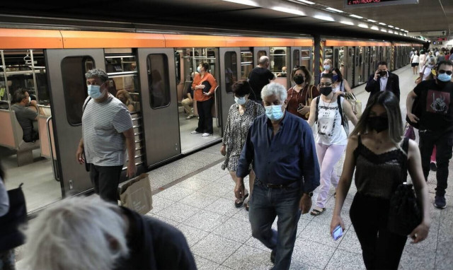 Κορονοϊός - Τσακρής: Βρισκόμαστε σε τροχιά τέταρτου κύματος ακόμη και μέσα στον Αύγουστο