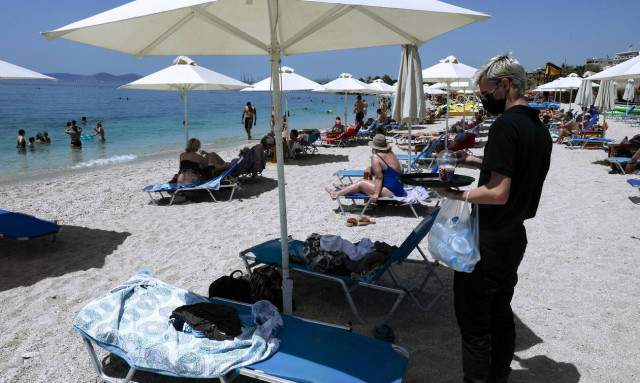 Κρούσματα σήμερα: 619 νέα - 6 θάνατοι και 177 οι διασωληνωμένοι