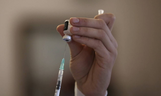 Κορονοϊός - Εμβολιασμός; Σε ποιες χώρες είναι υποχρεωτικός σε ενηλίκους και συγκεκριμένες ομάδες