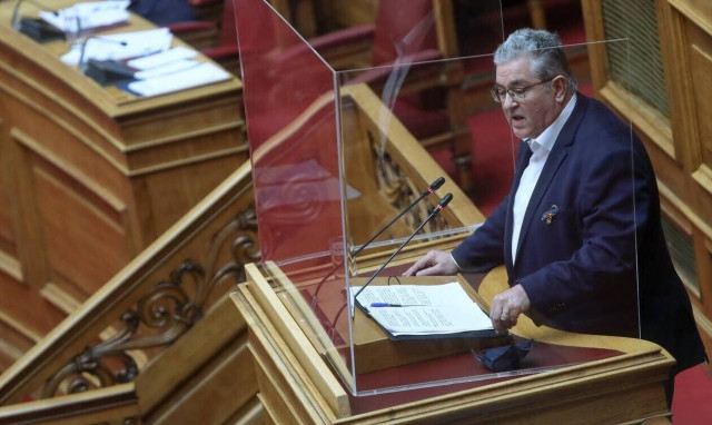 ΚΚΕ: Αν η κυβέρνηση αναζητά ευθύνες για τους εμβολιασμούς ας κοιτάξει στον καθρέφτη