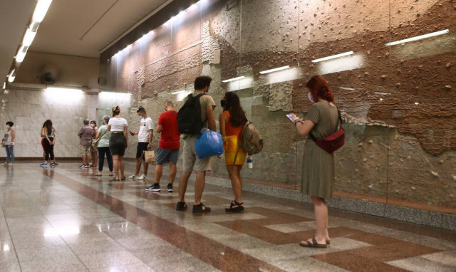 Κορονοϊός - Τούντας: Επίσπευση εμβολιασμών με rapid ή μοριακό τεστ στα MMM και μάσκα παντού