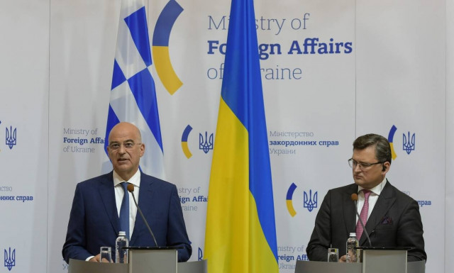 Δένδιας από Κίεβο: Η Ελλάδα στηρίζει την κυριαρχία και την εδαφική ακεραιότητα της Ουκρανίας