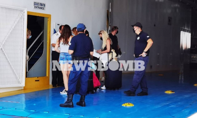 Ταξίδι πλοίο Πειραιάς έλεγχος