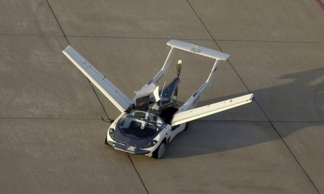 Έρχεται το πρώτο ιπτάμενο αυτοκίνητο παραγωγής