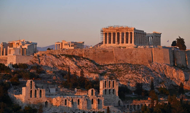 Κρούσματα σήμερα: Ραγδαία άνοδος στην Αττική με 1.026 μολύνσεις, ανησυχία για την Κρήτη