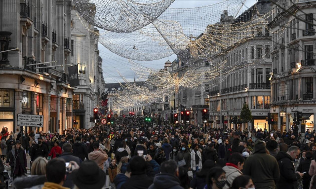 Κορονοϊός - Βρετανία: Η χώρα... γύρισε σε περίοδο Ιανουαρίου -  28.773 νέα κρούσματα