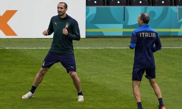 Euro 2020: Ιταλία και Ισπανία θα τιμήσουν τη μνήμη της Ραφαέλα Καρά (video)