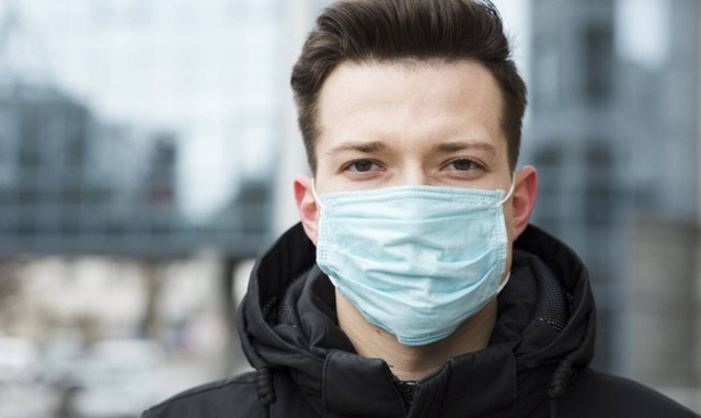 Γιατί δεν πρέπει να πετάς οπουδήποτε την μάσκα σου