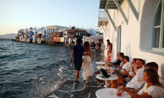 Έκτακτη συνεδρίαση των λοιμωξιολόγων - Τα μέτρα που εξετάζονται