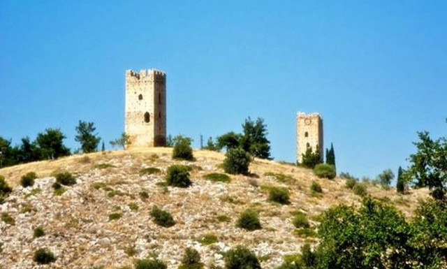 Οι άγνωστοι δίδυμοι πύργοι της Ελλάδας