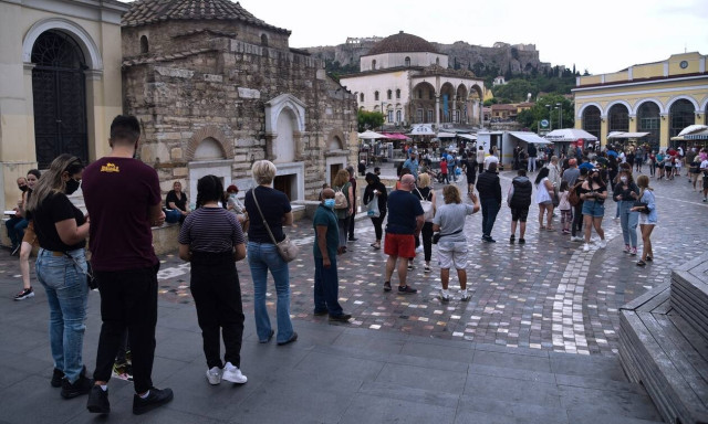 Σε κρίσιμη καμπή...