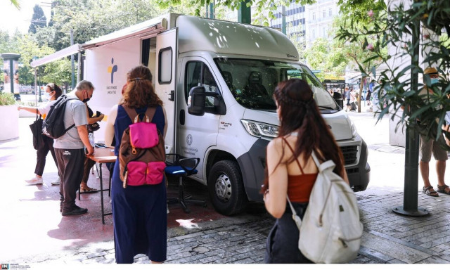 Κορονοϊός: Η αύξηση των κρουσμάτων θορύβησε τα Νότια Προάστια- Αυξημένη προσέλευση για rapid test